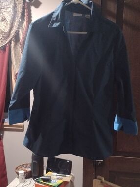 Riders by Lee Navy Blue Button-Up Shirt with Light Blue Cuffs